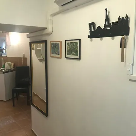 Lavandis Apartment