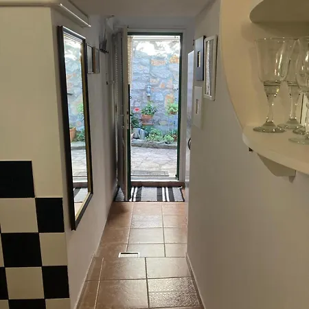 Lavandis Apartment *