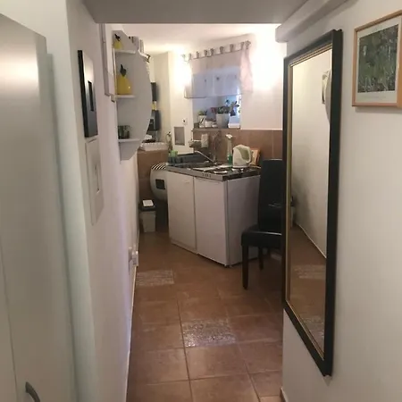 Lavandis Муртер